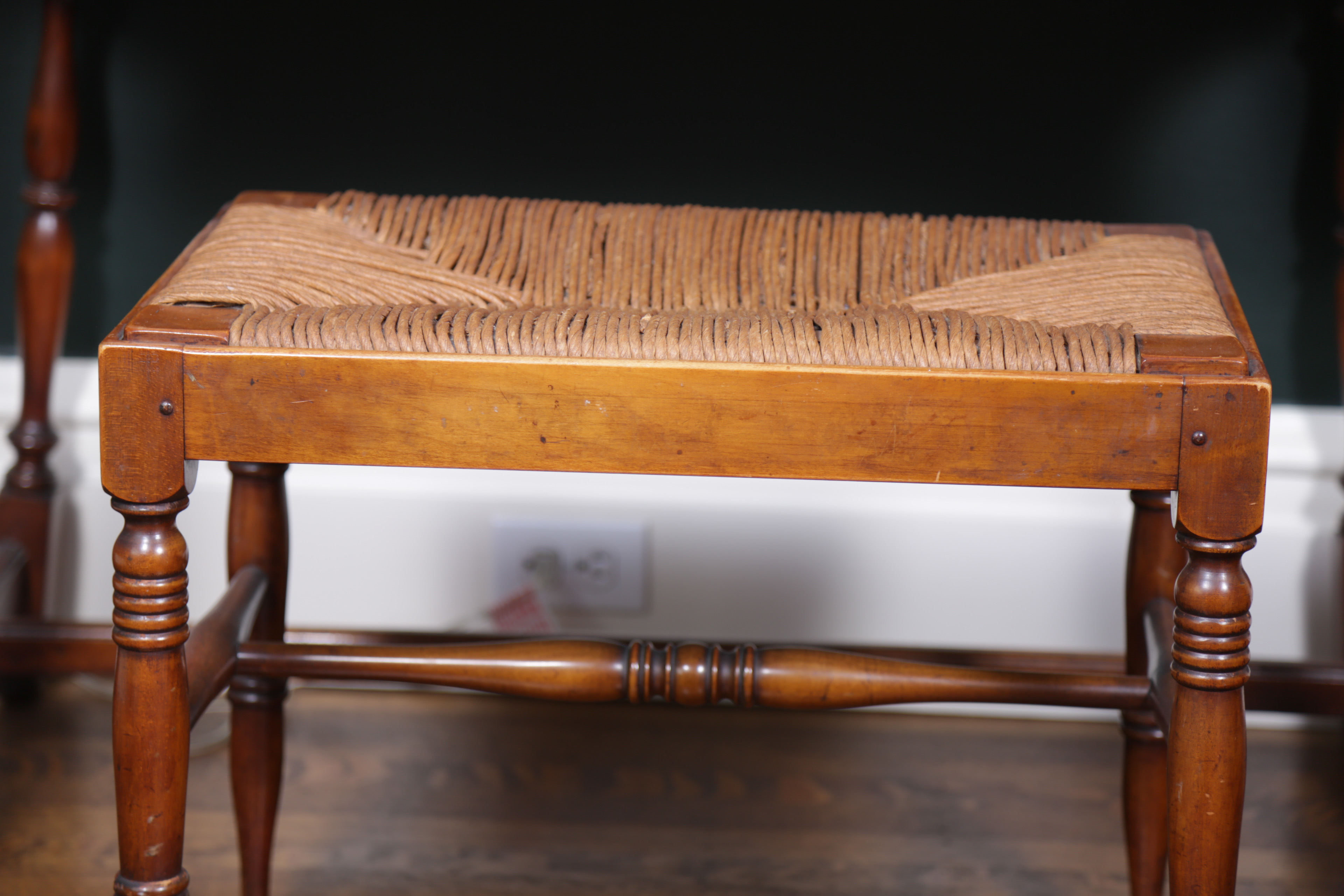 Stickley Dressing Table and Bench With Rush Seat EBTH